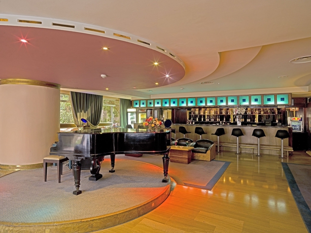 Imagen del bar/restaurante del Hotel Barcelo Tanger. Foto 7