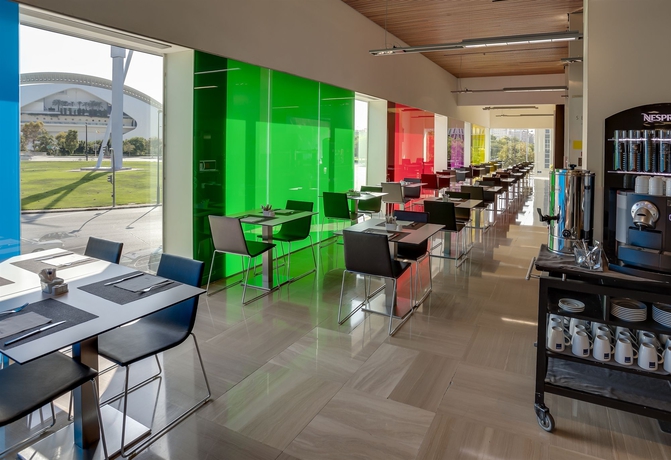 Imagen de los interiores del Hotel Barcelo Valencia. Foto 9