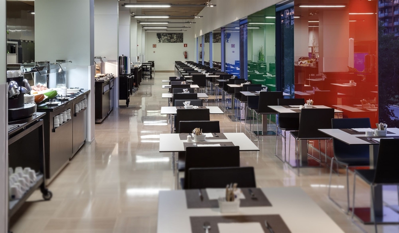 Imagen del bar/restaurante del Hotel Barcelo Valencia. Foto 5