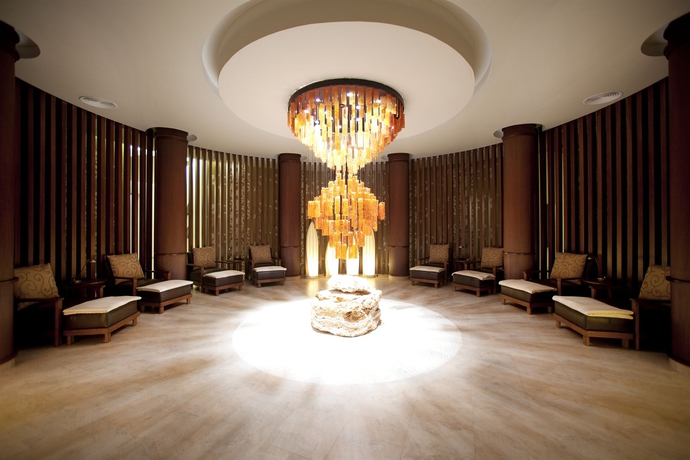 Imagen de la piscina del Hotel Barcel&oacute; B&aacute;varo Beach - Adults Only - All Inclusive. Foto 14