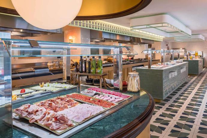 Imagen del bar/restaurante del Hotel Barcel&oacute; Benidorm Beach - Adults Recommended. Foto 9