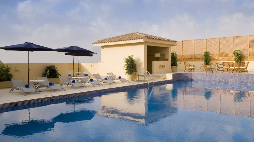 Imagen de la piscina del Hotel Barceló Cairo Pyramids. Foto 16