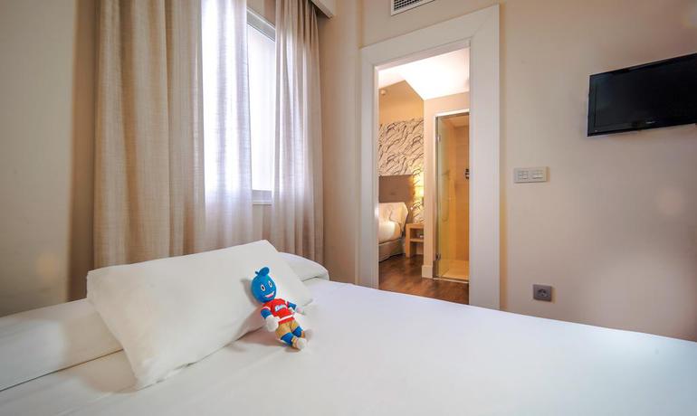 Imagen de la habitación del Hotel Barceló Carmen Granada. Foto 8