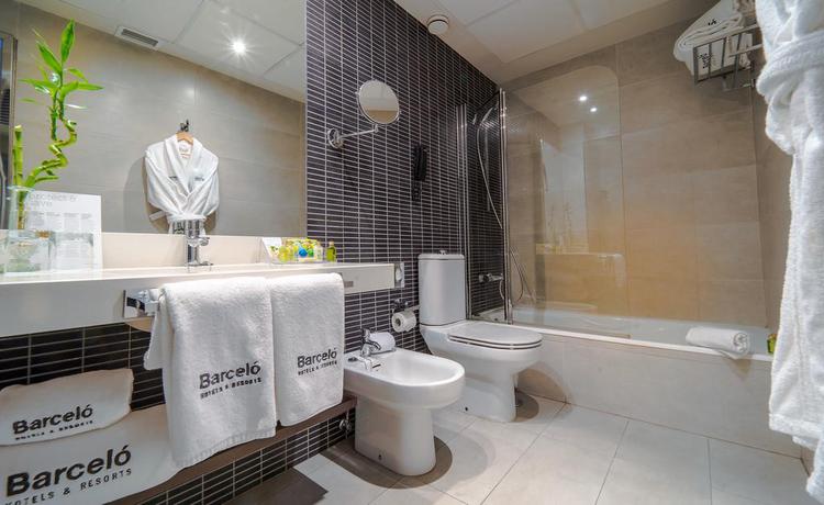Imagen de la habitación del Hotel Barceló Carmen Granada. Foto 10