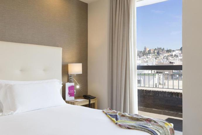 Imagen de la habitación del Hotel Barceló Carmen Granada. Foto 11