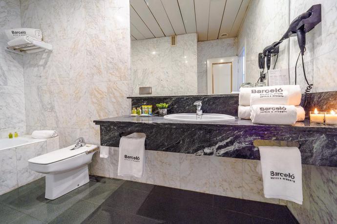 Imagen de la habitación del Hotel Barceló Carmen Granada. Foto 15