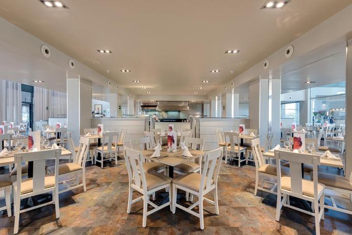 Imagen del bar/restaurante del Hotel Barceló Costa Ballena Golf and Spa. Foto 3