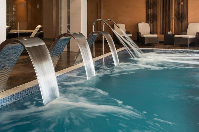 Imagen de la piscina del Hotel Barceló Costa Ballena Golf and Spa. Foto 20