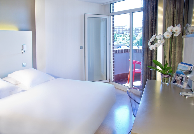 Imagen de la habitación del Hotel Barceló Costa Vasca. Foto 2