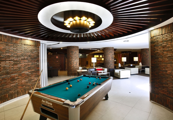 Imagen de los interiores del Hotel Barceló Costa Vasca. Foto 11