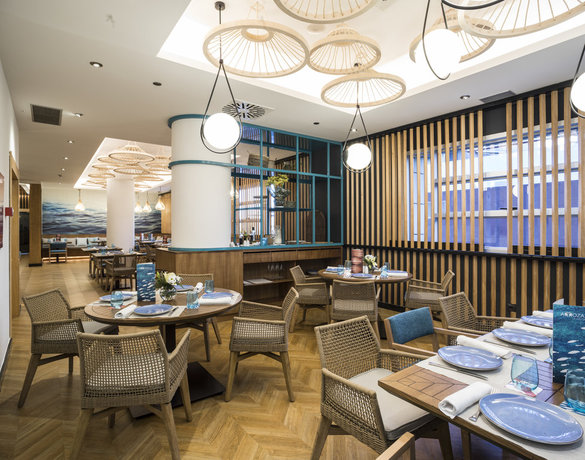 Imagen del bar/restaurante del Hotel Barceló Granada Congress. Foto 5