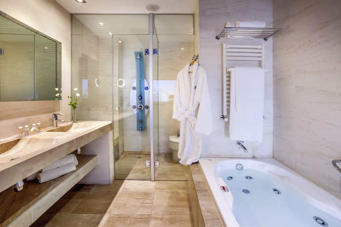 Imagen de la habitación del Hotel Barceló Granada Congress. Foto 13