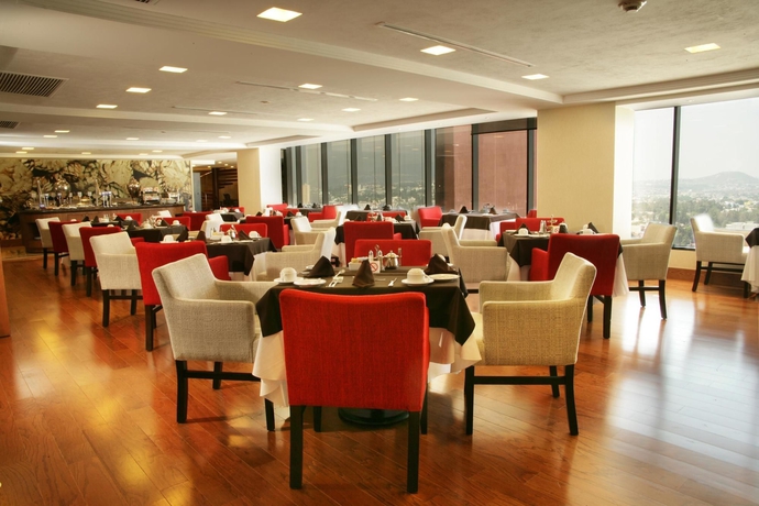 Imagen del bar/restaurante del Hotel Barceló Guadalajara. Foto 5