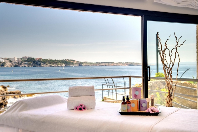 Imagen de la piscina del Hotel Barceló Illetas Albatros - Adults Only. Foto 13