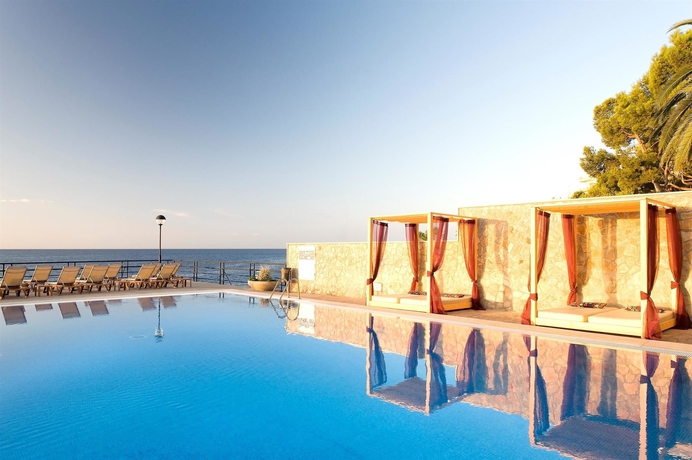 Imagen de la piscina del Hotel Barceló Illetas Albatros - Adults Only. Foto 16