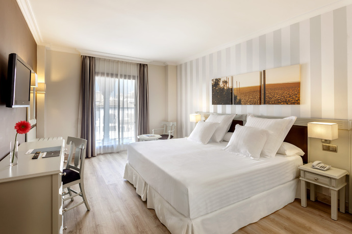 Imagen de la habitación del Hotel Barceló Isla Canela. Foto 8