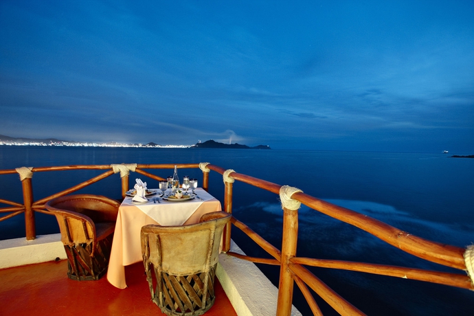 Imagen del bar/restaurante del Hotel Barceló Karmina All Inclusive. Foto 7