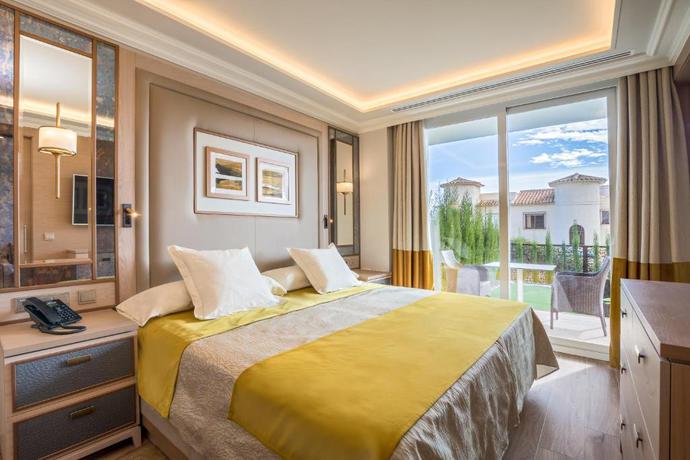 Imagen de la habitación del Hotel Barceló La Nucía Hills. Foto 9