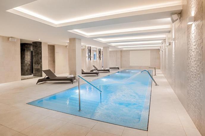 Imagen de la piscina del Hotel Barceló La Nucía Hills. Foto 17