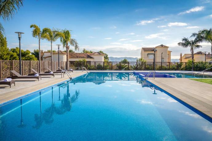 Imagen de la piscina del Hotel Barceló La Nucía Hills. Foto 18