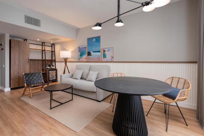 Imagen de la habitación del Hotel Barceló Lanzarote Royal Level. Foto 13