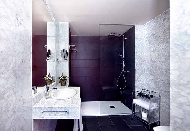 Imagen de la habitación del Hotel Barceló León Conde Luna. Foto 10