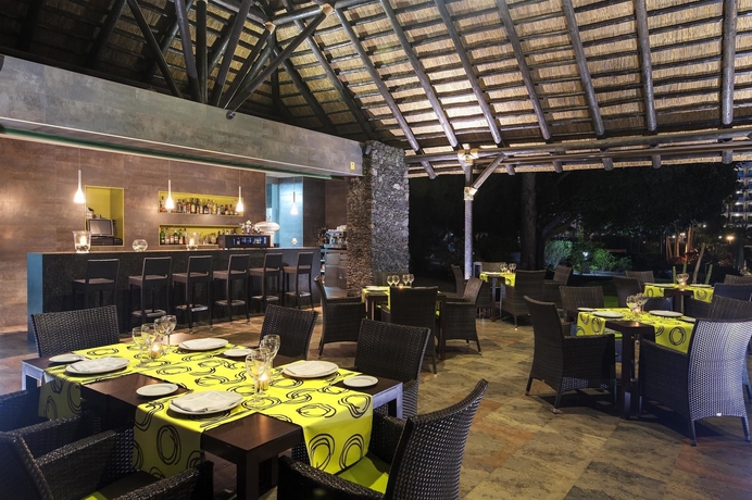 Imagen del bar/restaurante del Hotel Barceló Margaritas. Foto 5