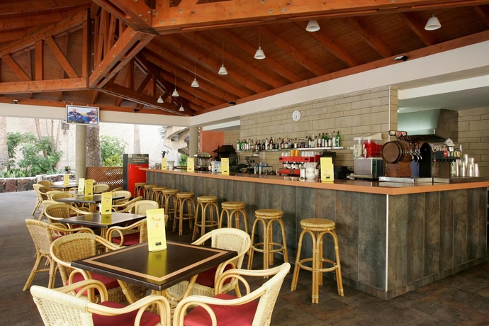 Imagen del bar/restaurante del Hotel Barceló Margaritas. Foto 9