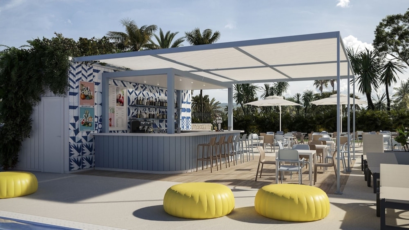 Imagen de la piscina del Hotel Barceló Margaritas Royal Level - Adults Only. Foto 19