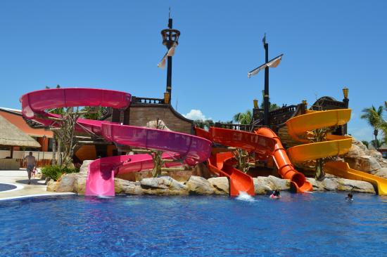 Imagen de la piscina del Hotel Barcel&oacute; Maya Palace - All Inclusive. Foto 12