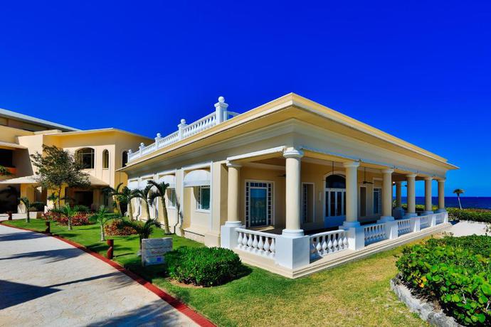 Imagen de los exteriores del Hotel Barcel&oacute; Maya Palace - All Inclusive. Foto 9