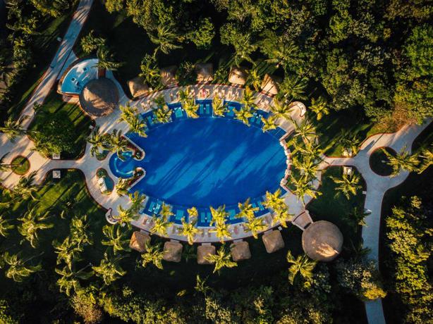 Imagen de la piscina del Hotel Barcel&oacute; Maya Palace - All Inclusive. Foto 18