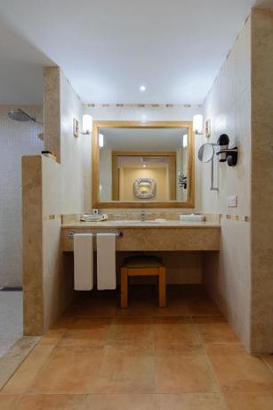 Imagen de la habitación del Hotel Barcel&oacute; Maya Tropical - All Inclusive. Foto 4