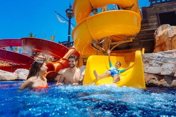 Imagen de la piscina del Hotel Barcel&oacute; Maya Tropical - All Inclusive. Foto 17