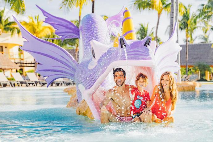 Imagen de la piscina del Hotel Barcel&oacute; Maya Tropical - All Inclusive. Foto 23