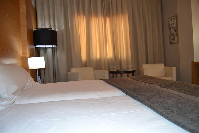 Imagen de la habitación del Hotel Barceló Murcia Siete Coronas. Foto 13