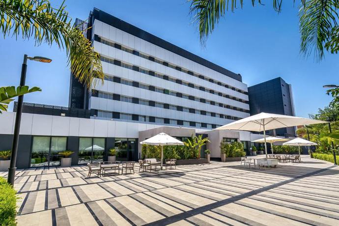 Imagen de los exteriores del Hotel Barcel&oacute; Murcia Siete Coronas. Foto 19