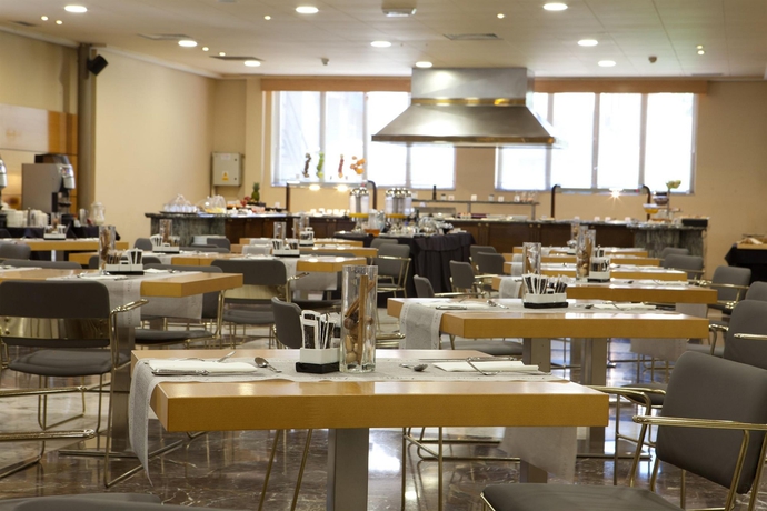 Imagen del bar/restaurante del Hotel Barceló Murcia Siete Coronas. Foto 9