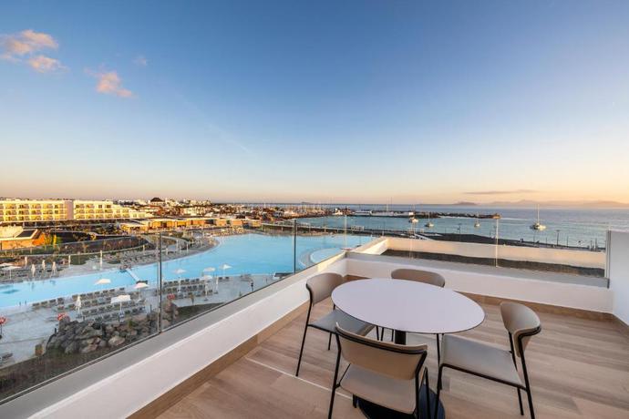 Imagen general del Hotel Barceló Playa Blanca. Foto 13