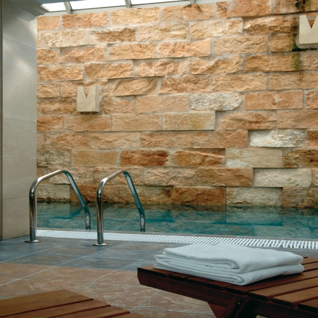 Imagen de la piscina del Hotel Barceló Ponent Beach. Foto 12