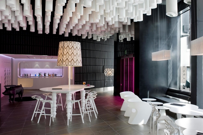Imagen de los interiores del Hotel Barceló Raval. Foto 13