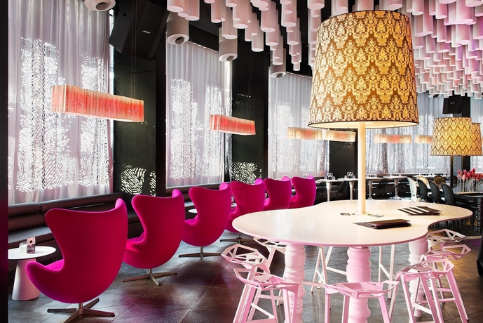 Imagen del bar/restaurante del Hotel Barceló Raval. Foto 5