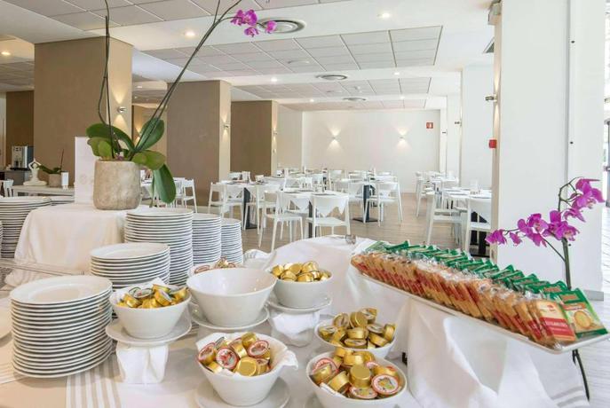 Imagen del bar/restaurante del Hotel Barcel&oacute; Roma. Foto 16