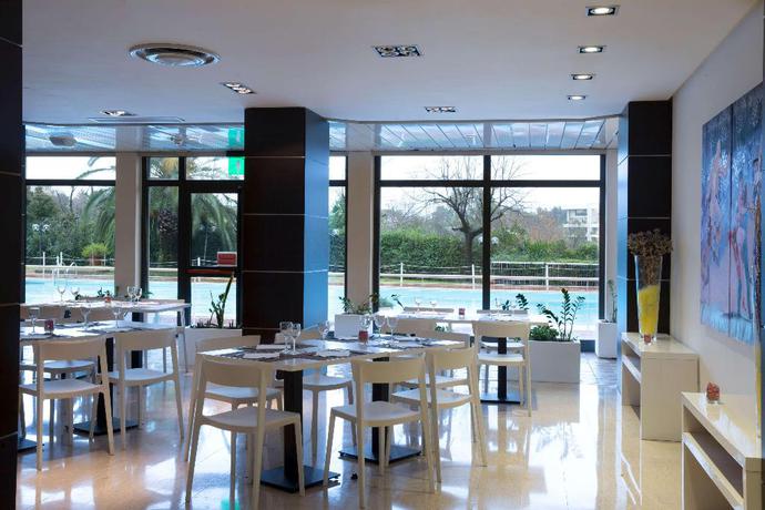 Imagen del bar/restaurante del Hotel Barcel&oacute; Roma. Foto 19