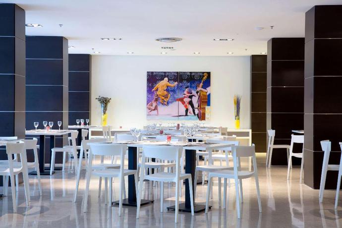 Imagen del bar/restaurante del Hotel Barcel&oacute; Roma. Foto 22