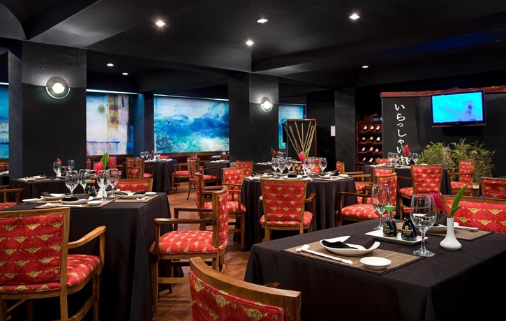 Imagen del bar/restaurante del Hotel Barceló San José. Foto 2