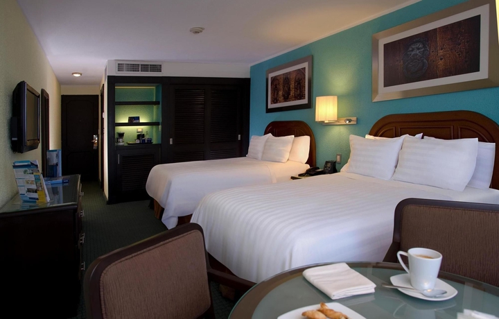 Imagen de la habitación del Hotel Barceló Santo Domingo. Foto 10