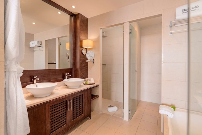 Imagen de la habitación del Hotel Barceló Tenerife Royal Level. Foto 4