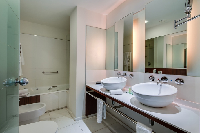 Imagen de la habitación del Hotel Barcelona Airport. Foto 7