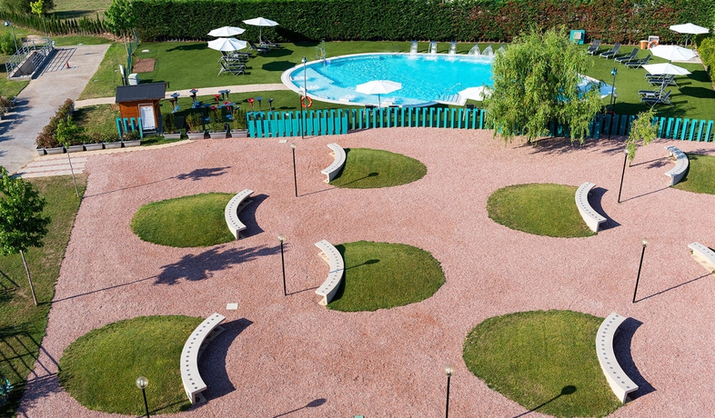 Imagen de los exteriores del Hotel Barcelona Airport. Foto 12